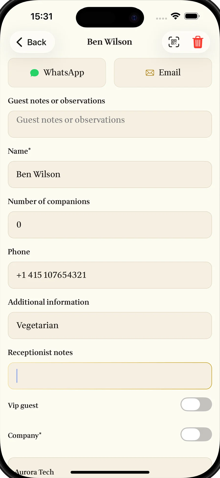 Guest details for Ben Wilson with the WhatsApp and email invitation buttons